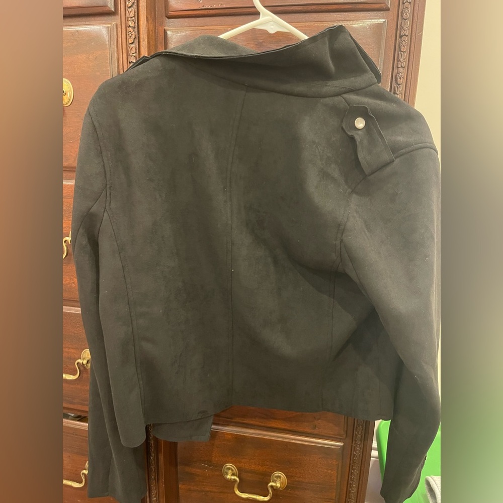 Black Jacket - image 4